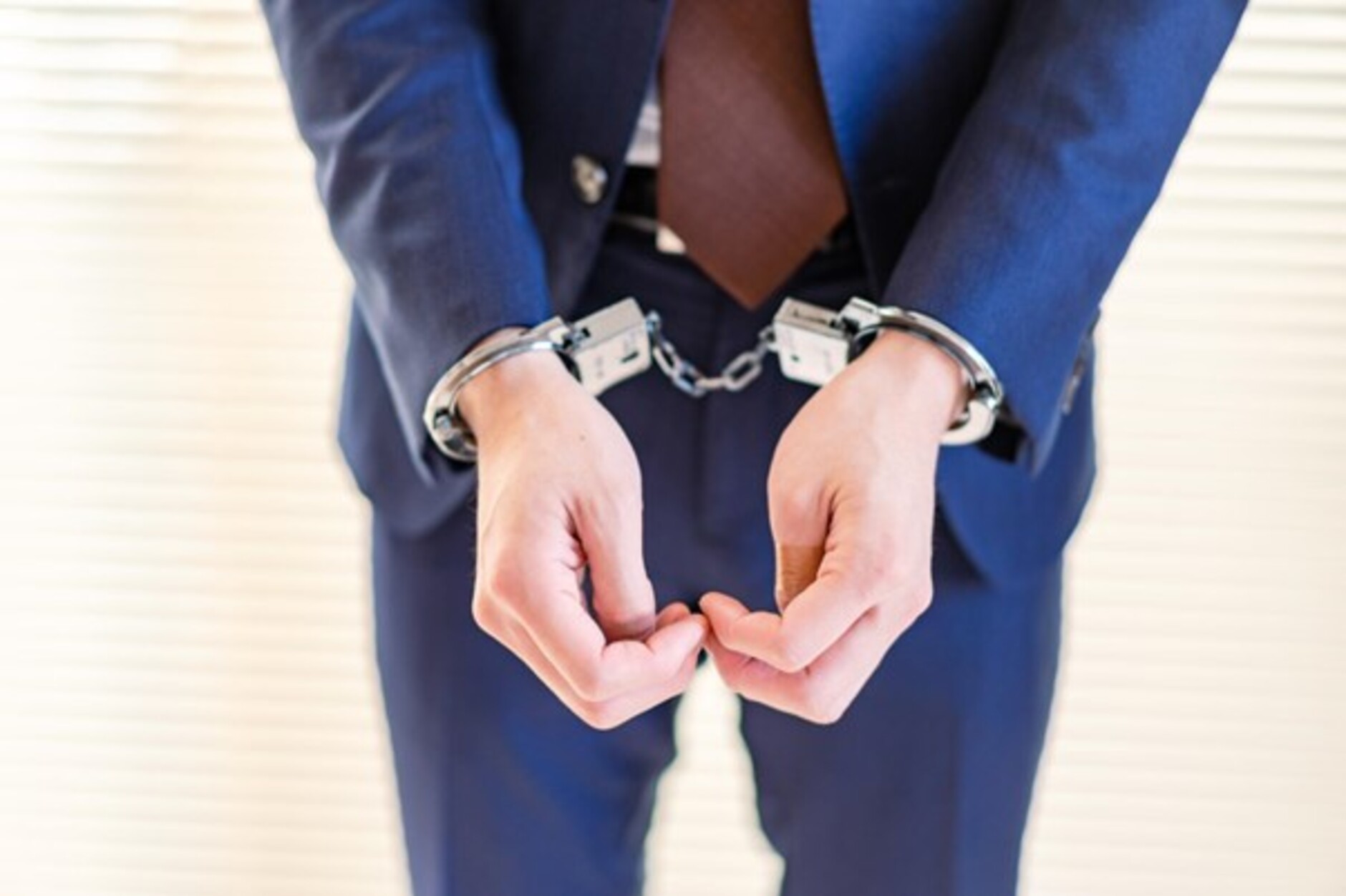 税金を滞納すると逮捕される？逮捕の可能性がある脱税についても解説 コラム 一般社団法人 日本中小企業金融サポート機構