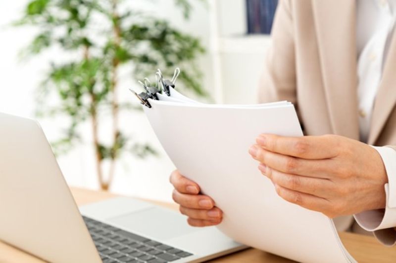 法人がビジネスローンを利用する際の必要書類と一般的な流れ